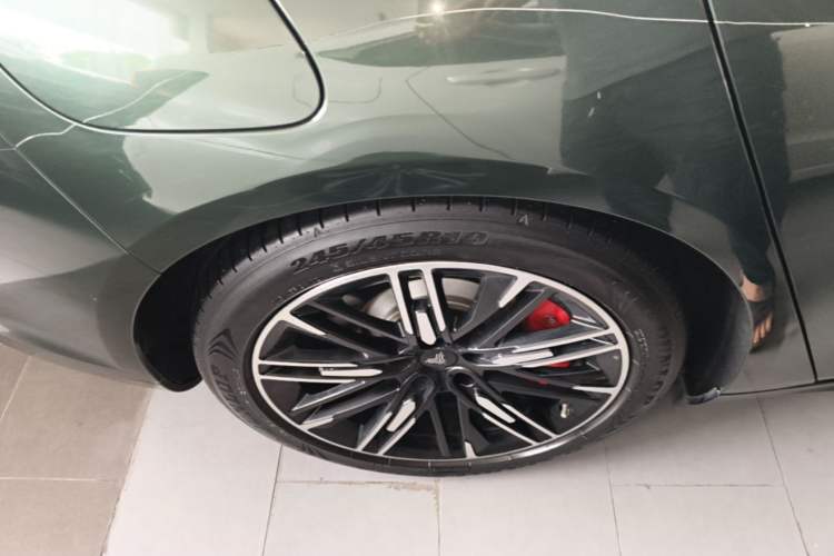 Used NETA S 2022 Extended-Range Version 1160 km Rear-Drive Big Edition Right Rear Wheel Hub
