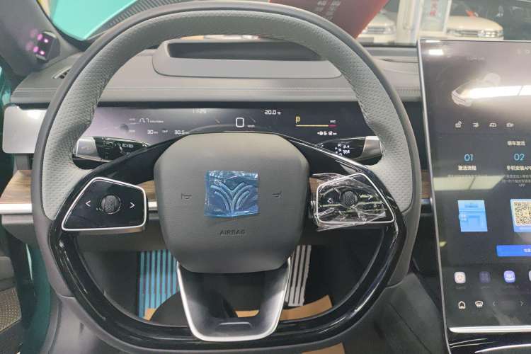 Used NETA S 2022 All-Electric 650 km Four-Wheel Drive Premium Version Steering Wheel