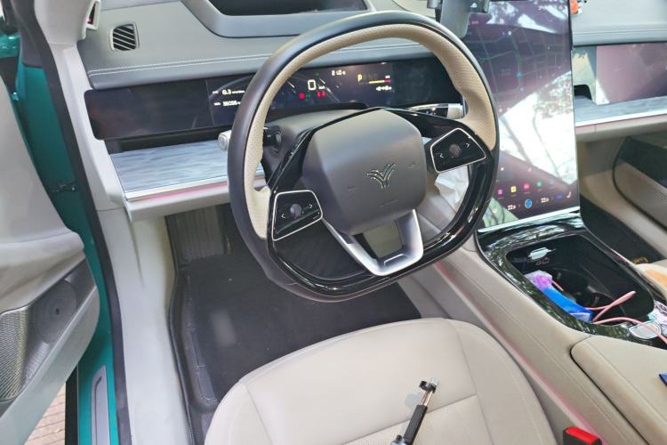 Used NETA S 2022 All-Electric 650 km Four-Wheel Drive Premium Version Steering Wheel