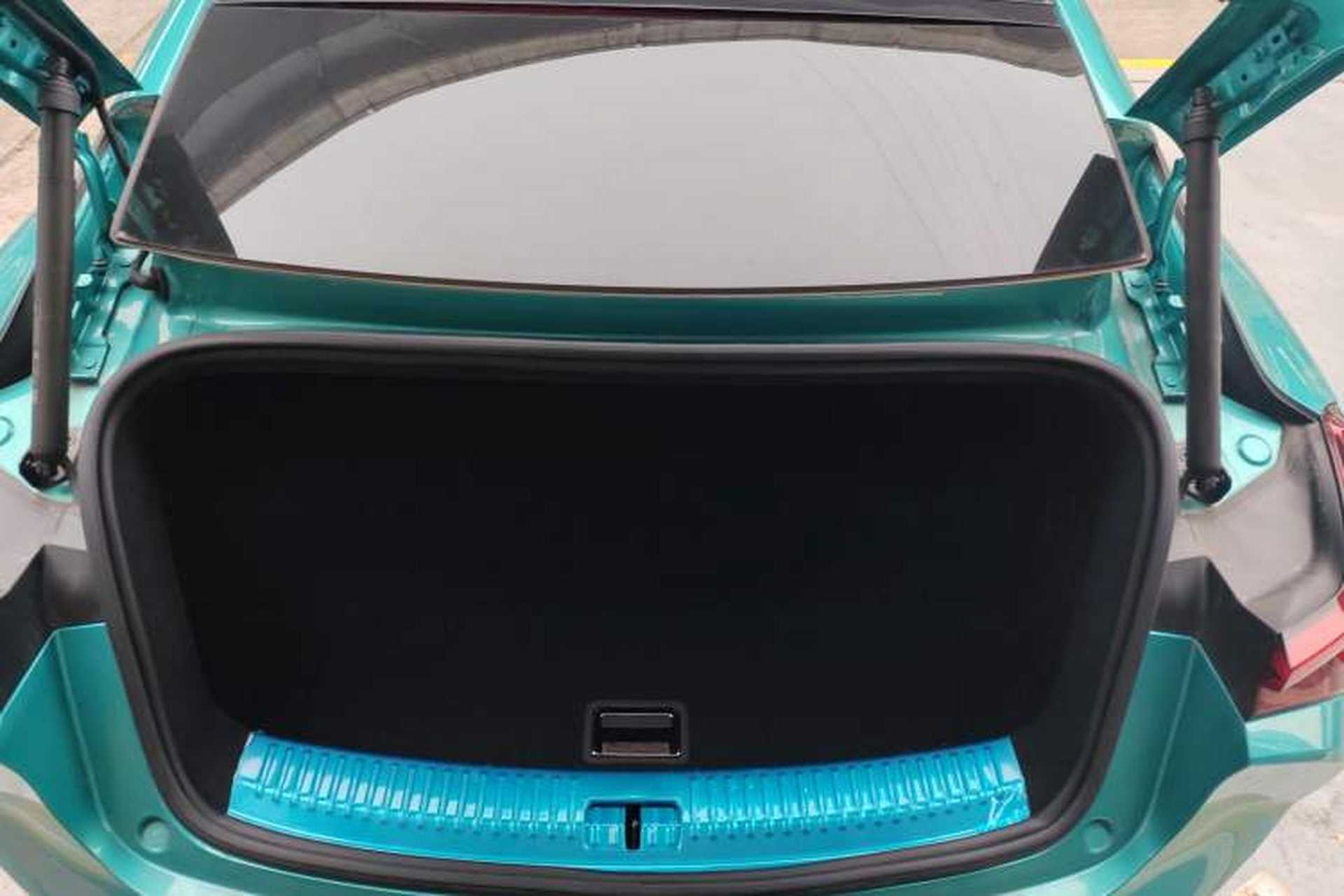 Used NETA S 2022 All-Electric 650 km Four-Wheel Drive Flagship Edition Trunk