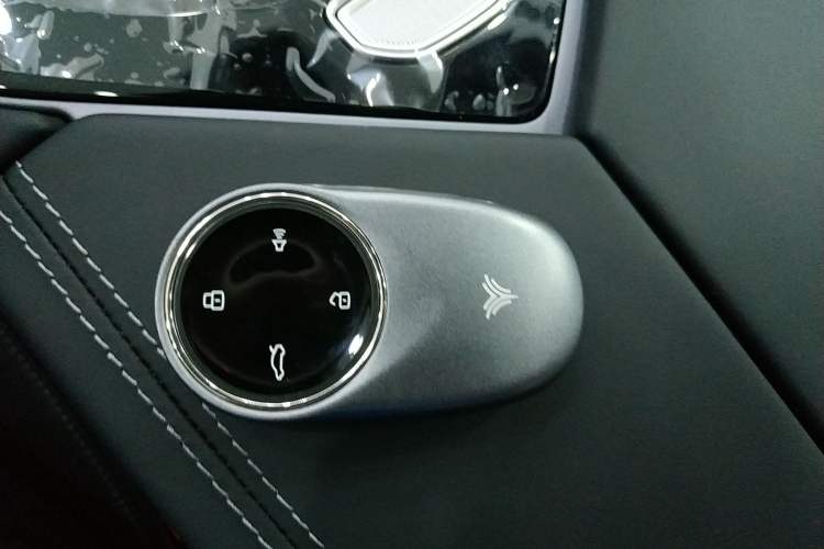 Used NETA S 2022 Pure Electric 715 km Range Rear-Wheel Drive Mid-Range Version Vehicle Key