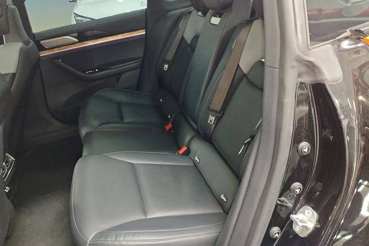 Used NETA S 2022 Extended-Range Version 1160 km Range Rear-Wheel Drive Mid-Grade Interior 4