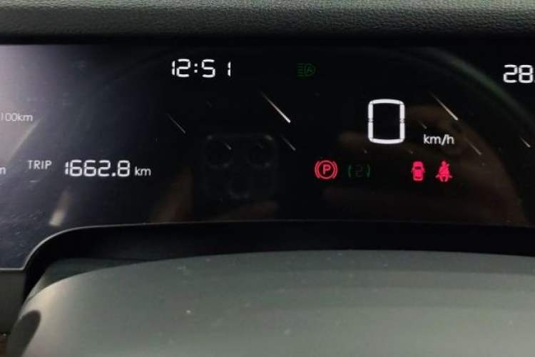 Used NETA S 2022 Extended-Range Version 1160 km Range Rear-Wheel Drive Mid-Grade Odometer Close Up