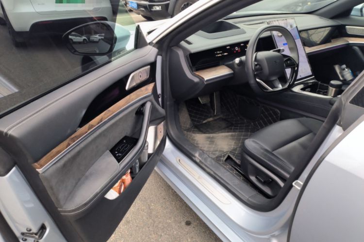 Used NETA S 2022 Extended-Range Version 1160 km Rear-Drive Big Edition Driver Seat