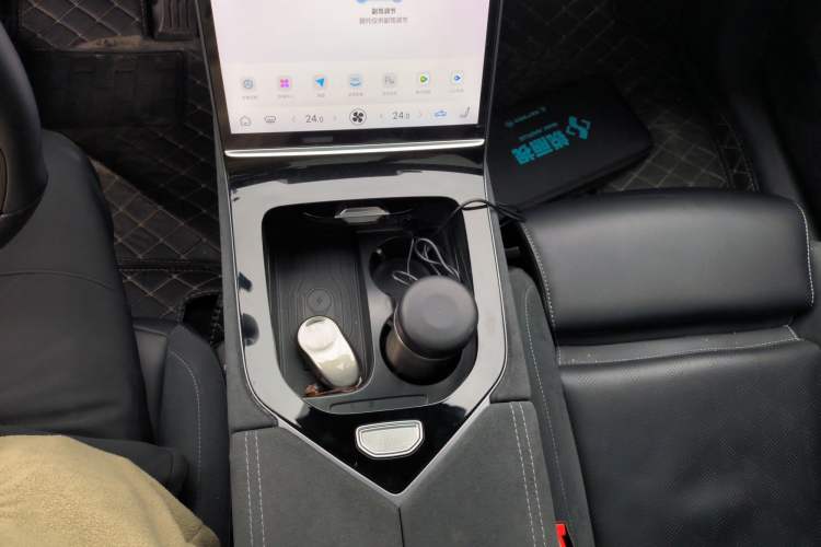 Used NETA S 2022 Extended-Range Version 1160 km Rear-Drive Big Edition Gear Lever