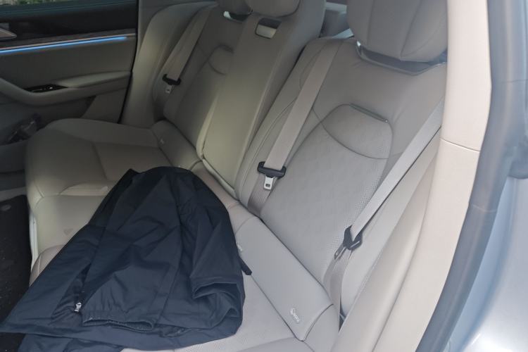 Used NETA S 2022 Pure Electric 715 km Range Rear-Wheel Drive Mid-Range Version Left Rear Seat