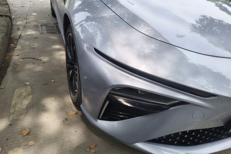 Used NETA S 2022 Extended-Range Version 1160 km Rear-Drive Big Edition Right Front Headlight