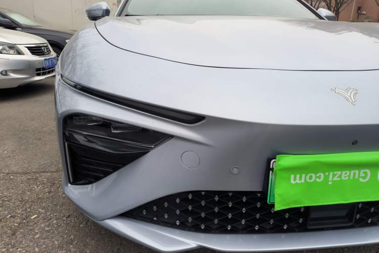 Used NETA S 2022 Extended-Range Version 1160 km Rear-Drive Big Edition Right Front Headlight