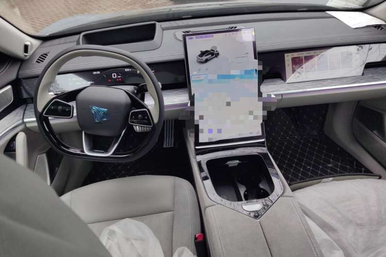 Used NETA S 2022 All-Electric 650 km Four-Wheel Drive Premium Version Center Console