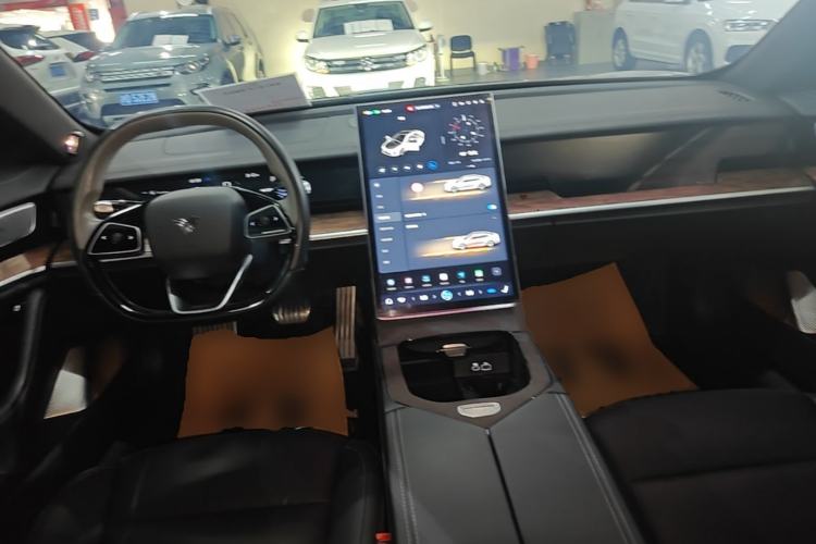 Used NETA S 2022 Extended-Range Version 1160 km Range Rear-Wheel Drive Mid-Grade Center Console