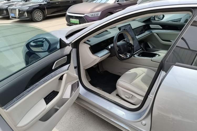 Used NETA S 2022 Extended-Range Version 1160 km Range Rear-Wheel Drive Mid-Grade Driver Seat