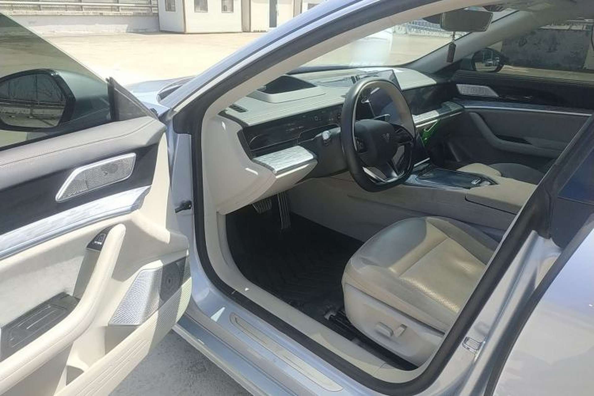 Used NETA S 2022 Extended-Range Version 1160 km Rear-Drive Big Edition Driver Seat