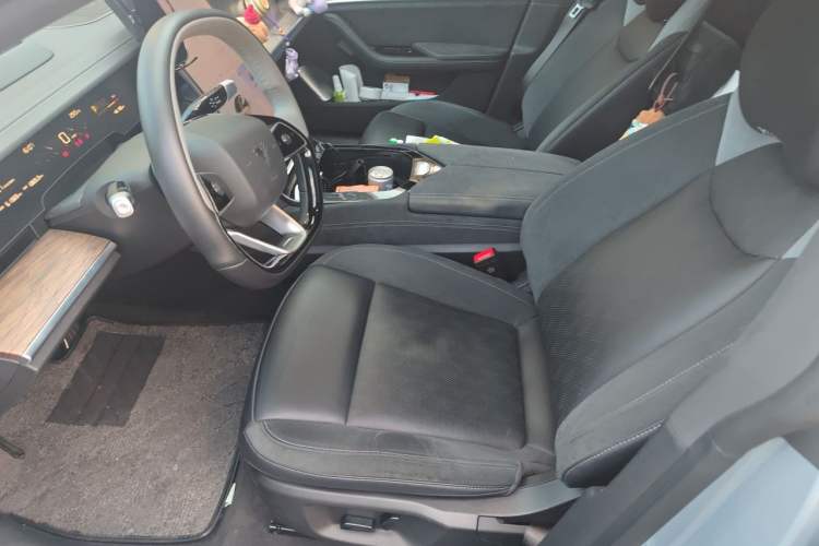 Used NETA S 2022 All-Electric 650 km Four-Wheel Drive Premium Version Driver Seat