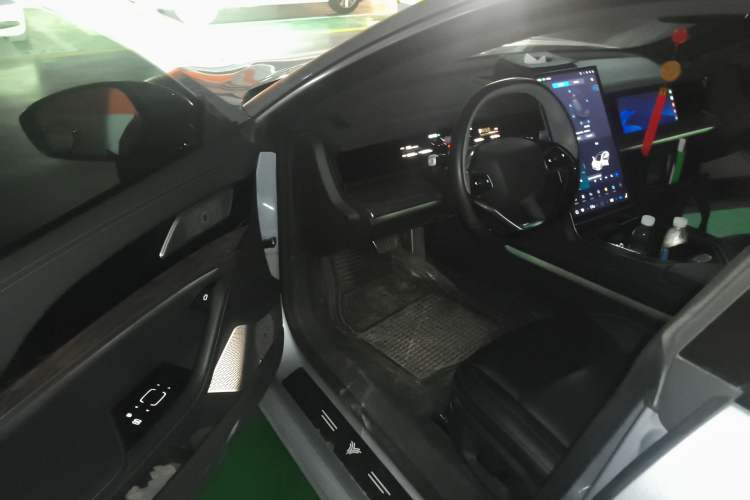 Used NETA S 2022 Extended-Range Version 1160 km Range Rear-Wheel-Drive Compact Edition Driver Seat