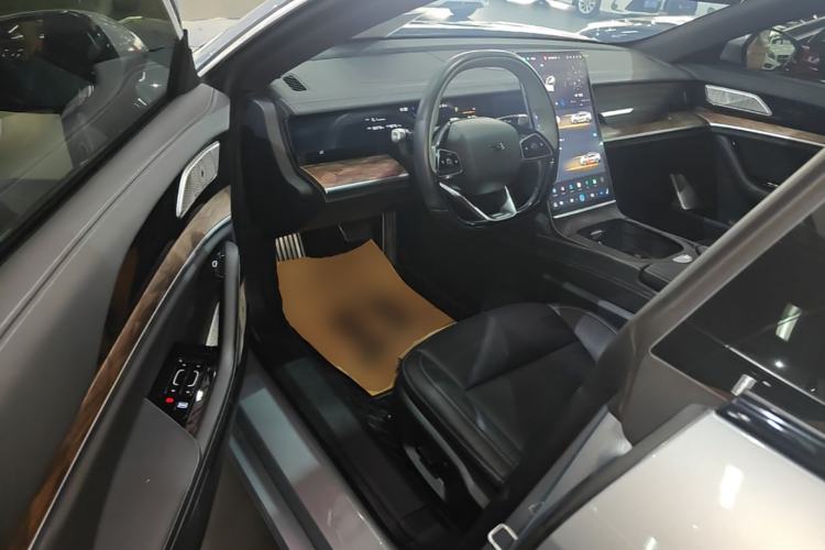 Used NETA S 2022 Extended-Range Version 1160 km Range Rear-Wheel Drive Mid-Grade Driver Seat
