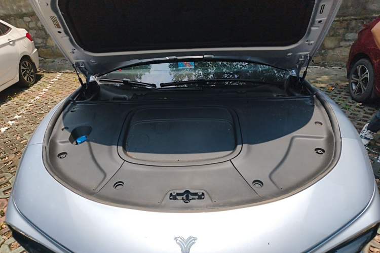 Used NETA S 2022 Extended-Range Version 1160 km Range Rear-Wheel-Drive Compact Edition Engine Bay