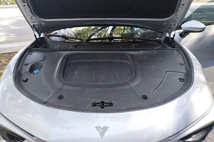 Used NETA S 2022 Extended-Range Version 1160 km Range Rear-Wheel-Drive Compact Edition Engine Bay