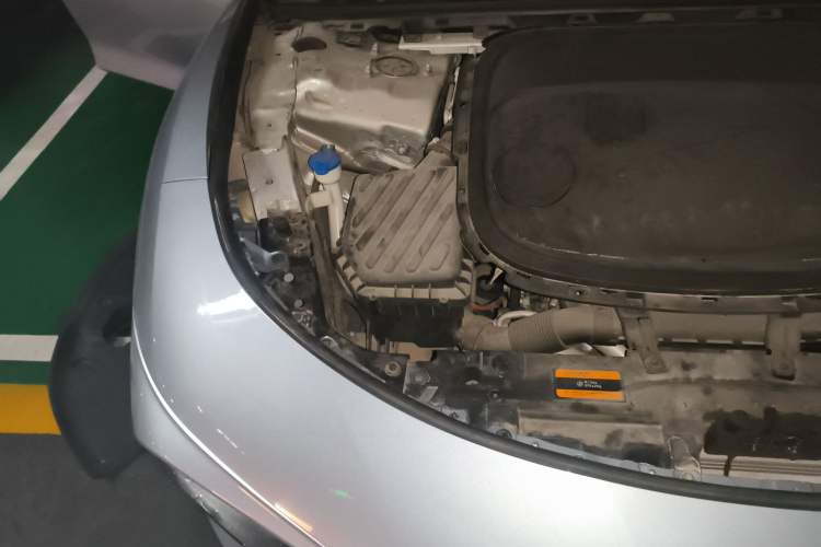 Used NETA S 2022 Extended-Range Version 1160 km Range Rear-Wheel-Drive Compact Edition Engine Bay Right