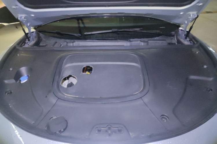 Used NETA S 2022 Extended-Range Version 1160 km Range Rear-Wheel-Drive Compact Edition Engine Bay