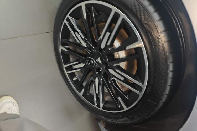 Used NETA S 2022 Extended-Range Version 1160 km Range Rear-Wheel Drive Mid-Grade Exterior 5