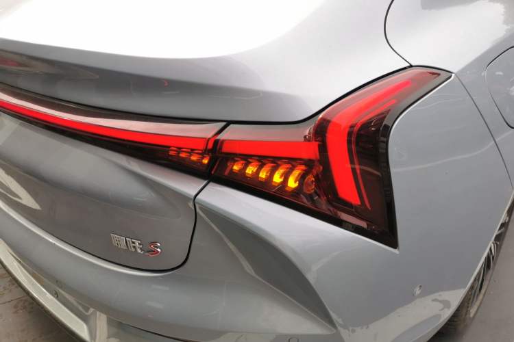 Used NETA S 2022 Extended-Range Version 1160 km Range Rear-Wheel-Drive Compact Edition Exterior 6