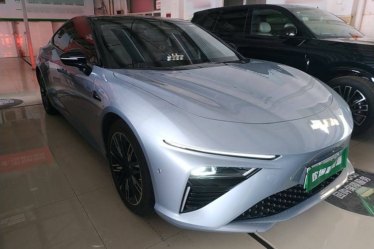 Used NETA S 2022 Extended-Range Version 1160 km Range Rear-Wheel Drive Mid-Grade Front Right 45 Deg