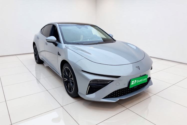 Used NETA S 2022 Extended-Range Version 1160 km Range Rear-Wheel-Drive Compact Edition Front Right 45 Deg