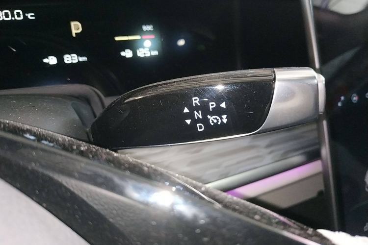 Used NETA S 2022 Extended-Range Version 1160 km Range Rear-Wheel Drive Mid-Grade Gear Lever