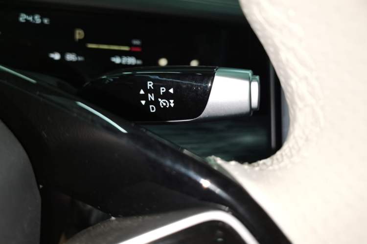 Used NETA S 2022 Extended-Range Version 1160 km Rear-Drive Big Edition Gear Lever