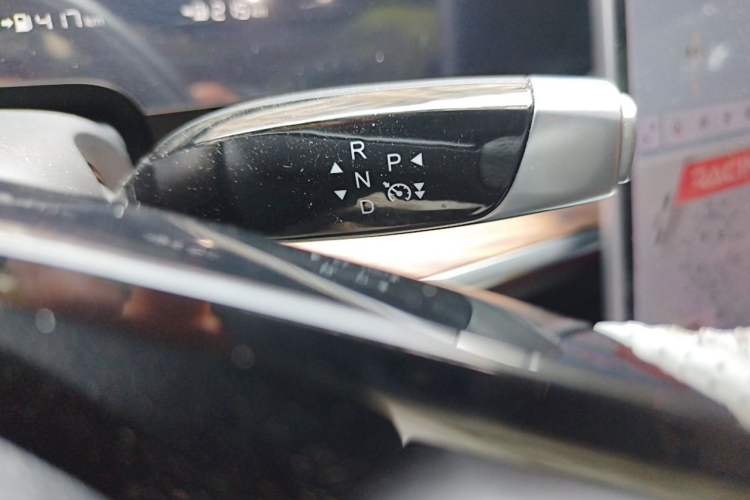 Used NETA S 2022 Extended-Range Version 1160 km Range Rear-Wheel-Drive Compact Edition Gear Lever