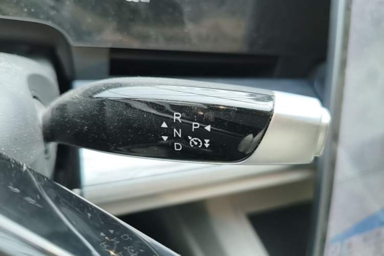 Used NETA S 2022 Extended-Range Version 1160 km Range Rear-Wheel Drive Mid-Grade Gear Lever