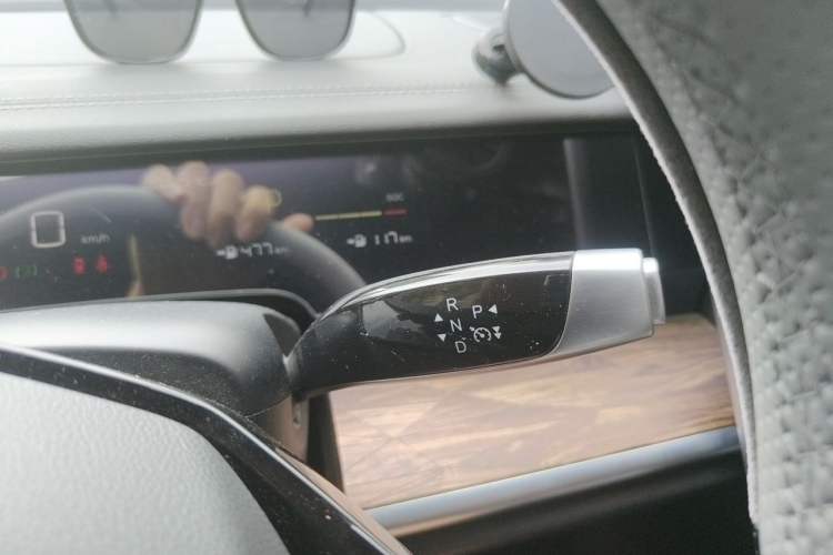 Used NETA S 2022 Extended-Range Version 1160 km Range Rear-Wheel-Drive Compact Edition Gear Lever