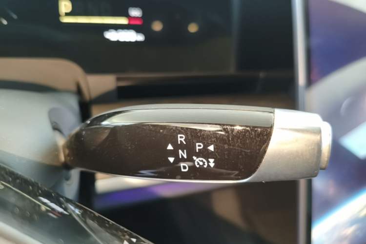 Used NETA S 2022 Pure Electric 715 km Range Rear-Wheel Drive Mid-Range Version Gear Lever