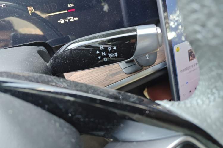 Used NETA S 2022 Pure Electric 715 km Range Rear-Wheel Drive Mid-Range Version Gear Lever