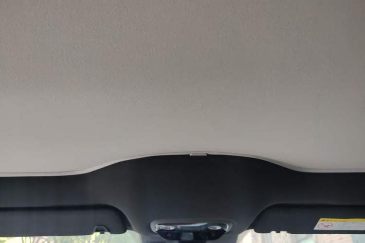 Used NETA S 2022 Extended-Range Version 1160 km Range Rear-Wheel Drive Mid-Grade Headliner