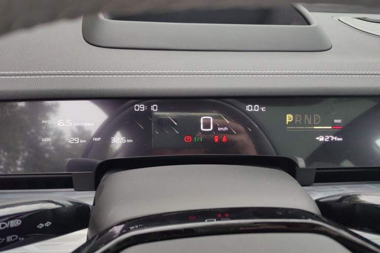 Used NETA S 2022 All-Electric 650 km Four-Wheel Drive Premium Version Instrument Cluster