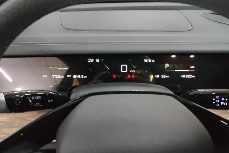 Used NETA S 2022 Extended-Range Version 1160 km Range Rear-Wheel-Drive Compact Edition Instrument Cluster