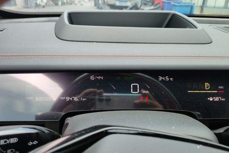 Used NETA S 2022 All-Electric 650 km Four-Wheel Drive Premium Version Instrument Cluster
