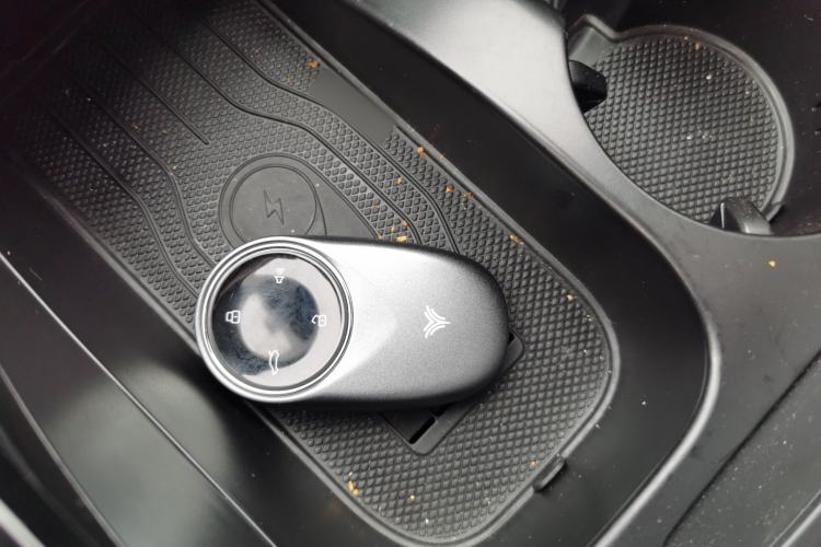 Used NETA S 2022 Extended-Range Version 1160 km Range Rear-Wheel-Drive Compact Edition Interior 1