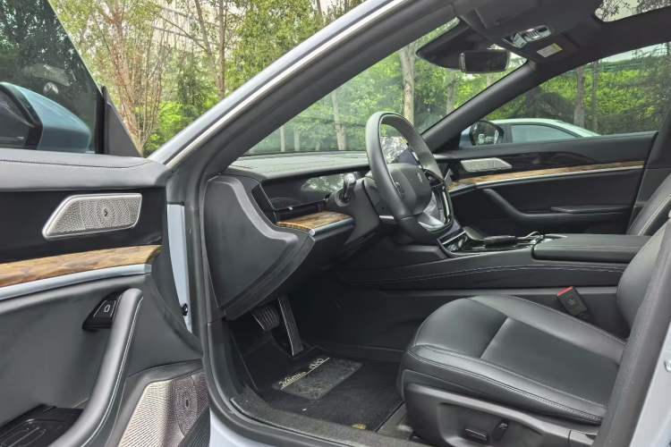 Used NETA S 2022 Extended-Range Version 1160 km Range Rear-Wheel-Drive Compact Edition Interior 2