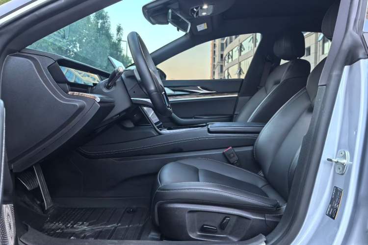 Used NETA S 2022 Extended-Range Version 1160 km Range Rear-Wheel-Drive Compact Edition Interior 2