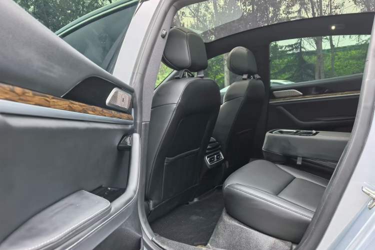 Used NETA S 2022 Extended-Range Version 1160 km Range Rear-Wheel-Drive Compact Edition Interior 3