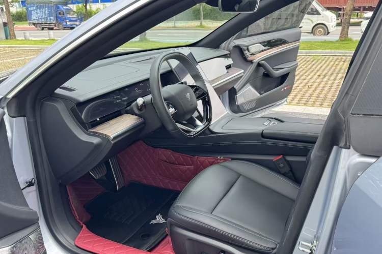 Used NETA S 2022 Extended-Range Version 1160 km Range Rear-Wheel-Drive Compact Edition Interior 4