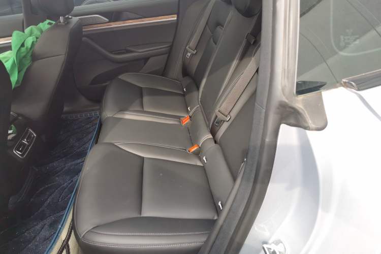 Used NETA S 2022 Extended-Range Version 1160 km Range Rear-Wheel-Drive Compact Edition Interior 4