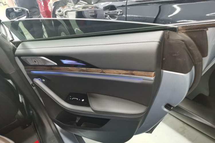 Used NETA S 2022 Extended-Range Version 1160 km Range Rear-Wheel-Drive Compact Edition Interior 6