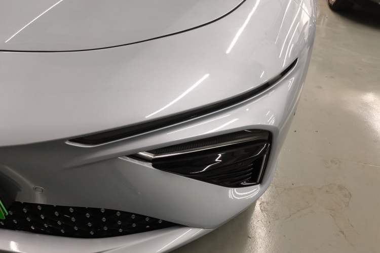 Used NETA S 2022 Extended-Range Version 1160 km Rear-Drive Big Edition Left Front Headlight