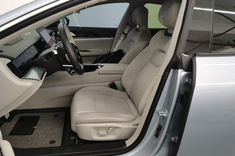 Used NETA S 2022 Extended-Range Version 1160 km Rear-Drive Big Edition Left Front Seat