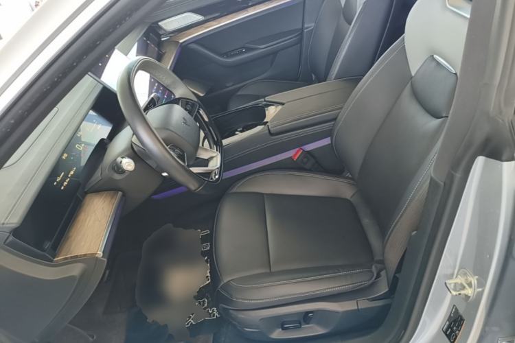 Used NETA S 2022 Pure Electric 715 km Range Rear-Wheel Drive Mid-Range Version Left Front Seat