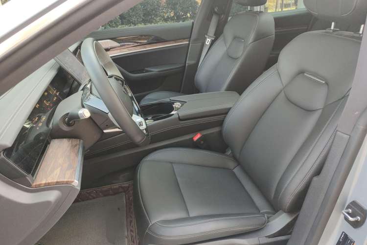 Used NETA S 2022 Extended-Range Version 1160 km Range Rear-Wheel-Drive Compact Edition Left Front Seat