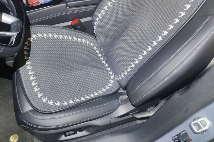 Used NETA S 2022 Extended-Range Version 1160 km Range Rear-Wheel-Drive Compact Edition Left Front Seat